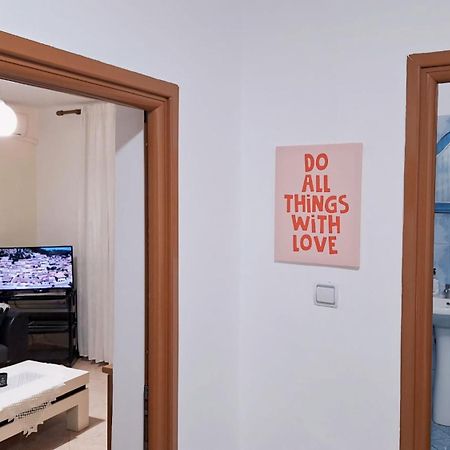 Promenade Apartment In City Centre Berat Luaran gambar