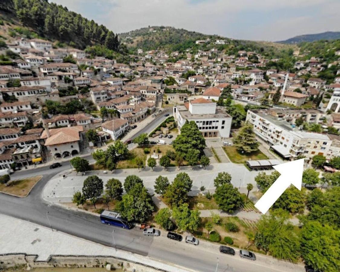 Promenade Apartment In City Centre Berat Luaran gambar