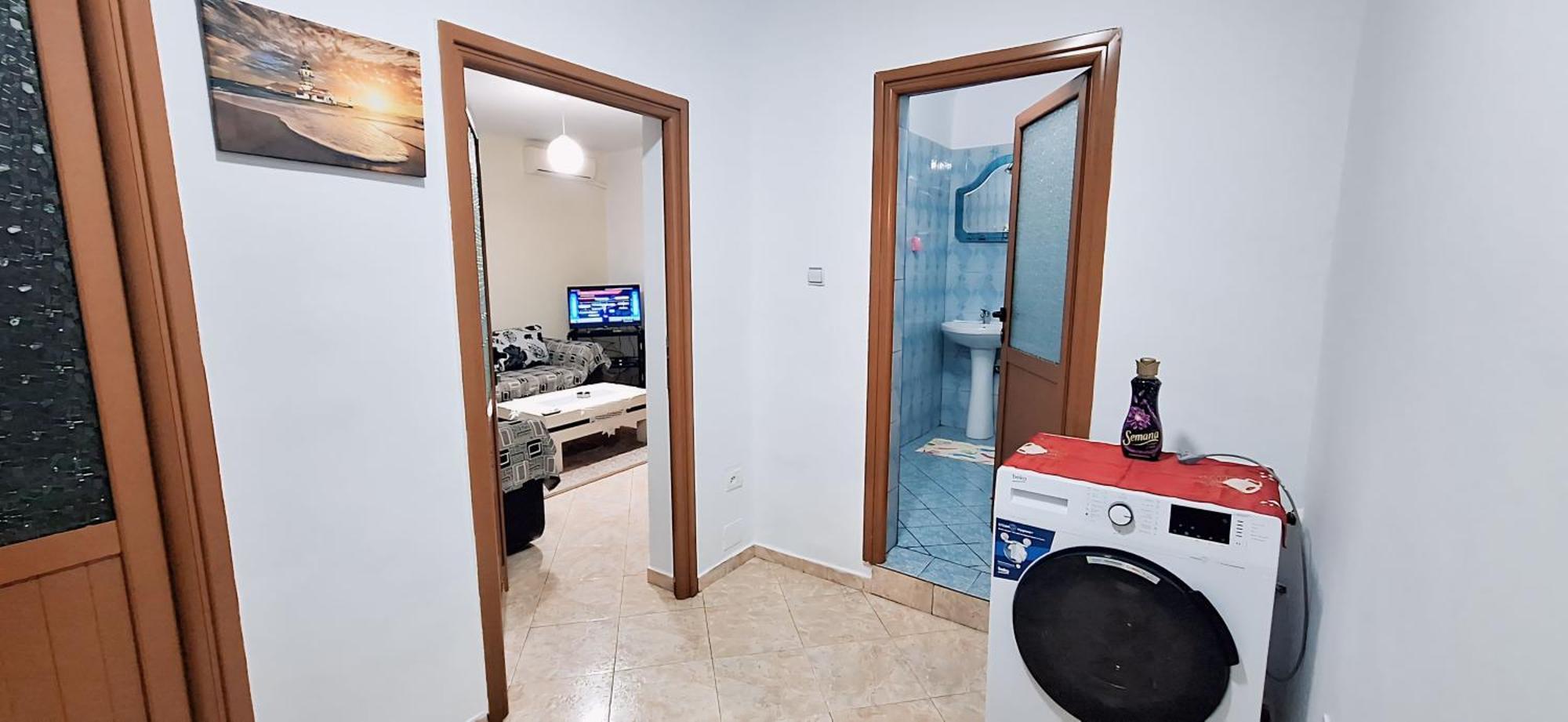 Promenade Apartment In City Centre Berat Luaran gambar