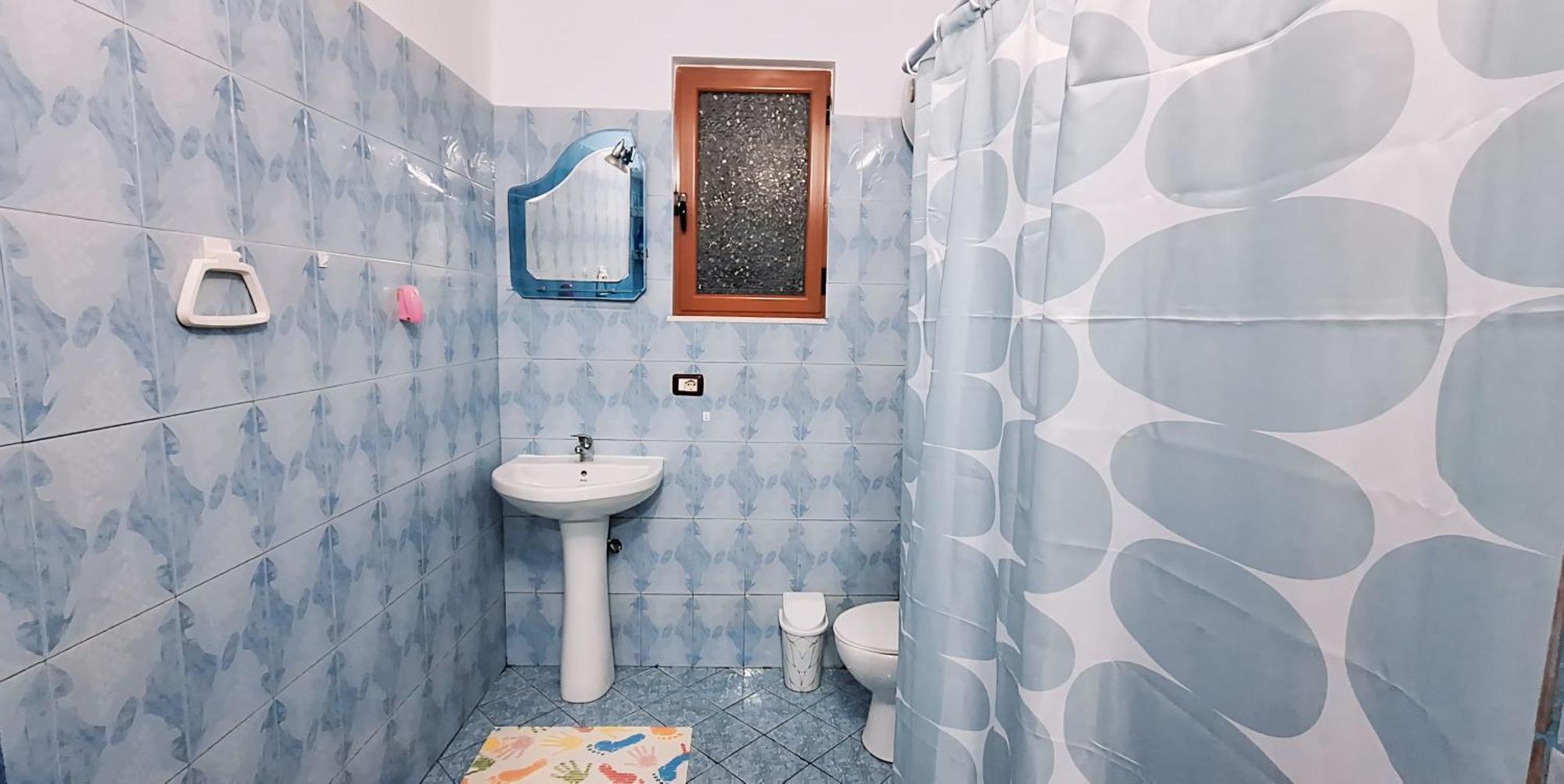 Promenade Apartment In City Centre Berat Luaran gambar