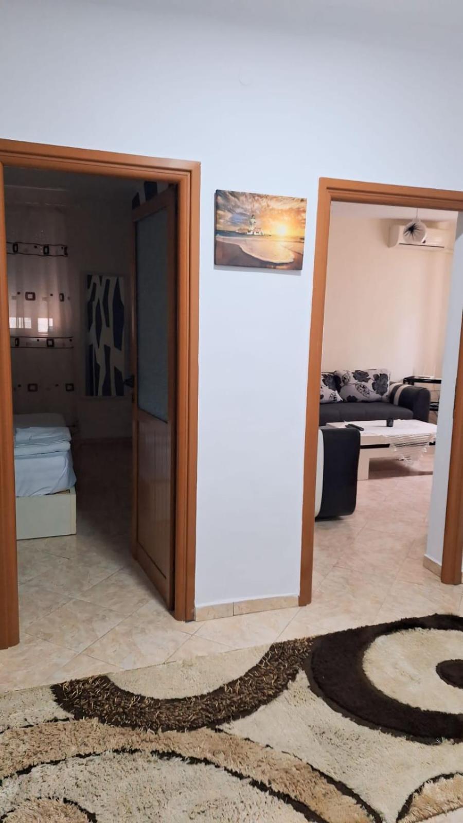 Promenade Apartment In City Centre Berat Luaran gambar