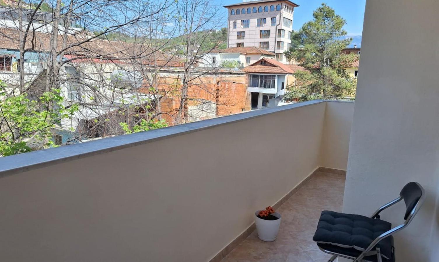 Promenade Apartment In City Centre Berat Luaran gambar
